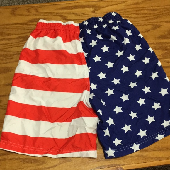 Revolution boys swim Trunks XL 16-18 - Picture 2 of 4